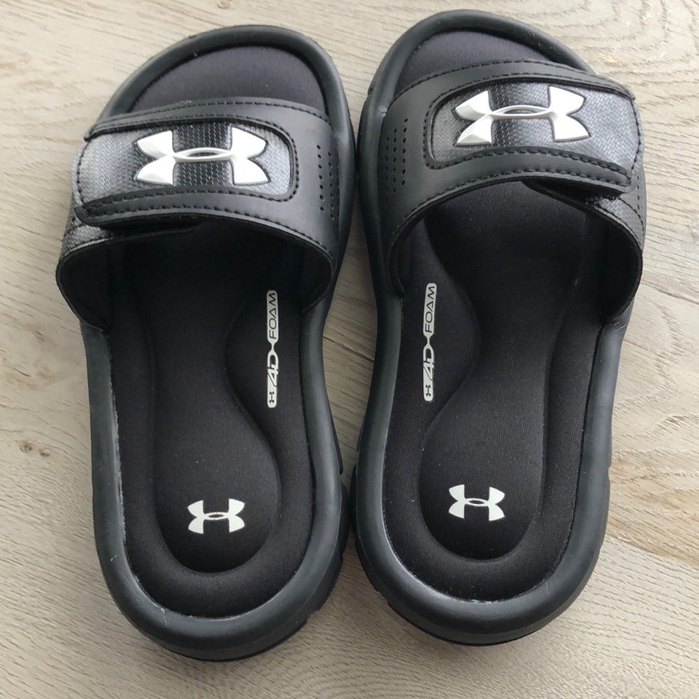 Size 11 Under Armour slides